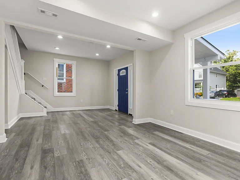 505 McCabe Ave — Photo 8