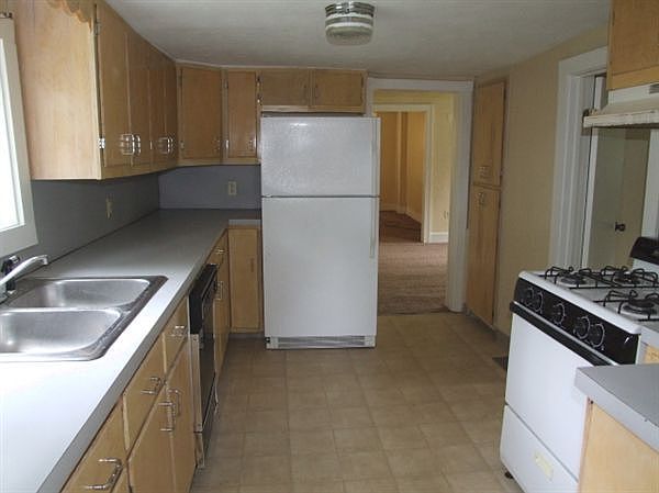 Other view of kitchen