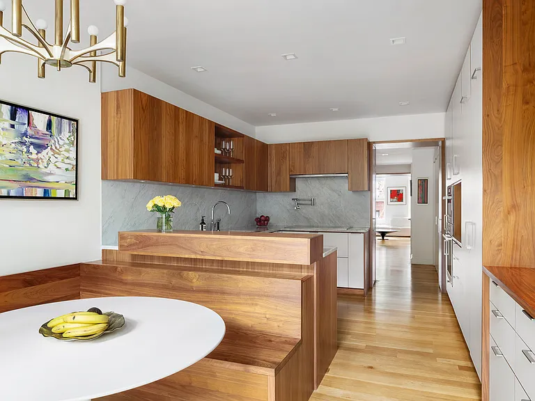 225 E 48th St #TOWNHOUSE — Photo 13