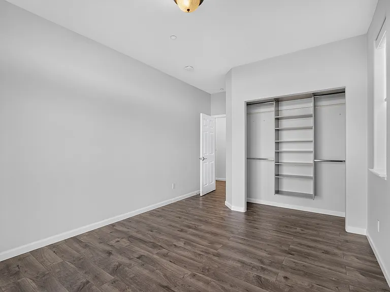 208 Goodwin Dr — Photo 42