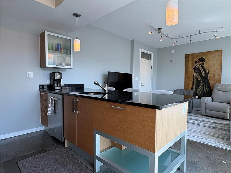 1350 Main St #302 — Photo 7