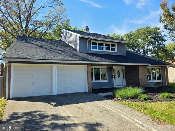 15 Erynwood Ave, Marlton, NJ 08053