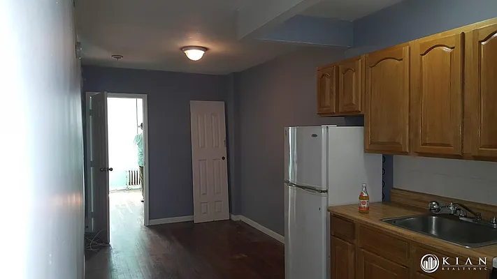 Rented by Kian Realty | media 19