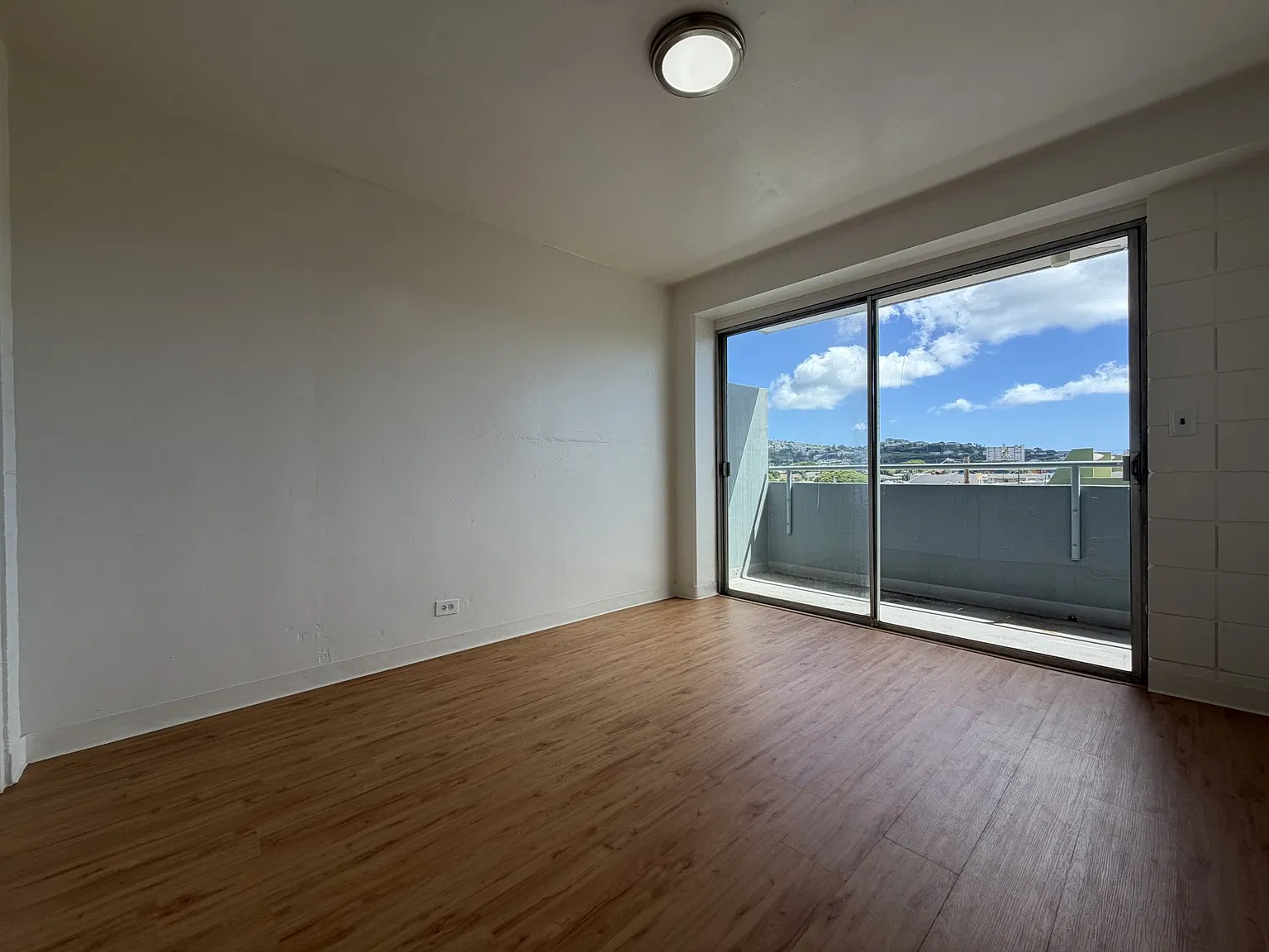 1 bed, 500 sqft, $1,600 — Photo 3