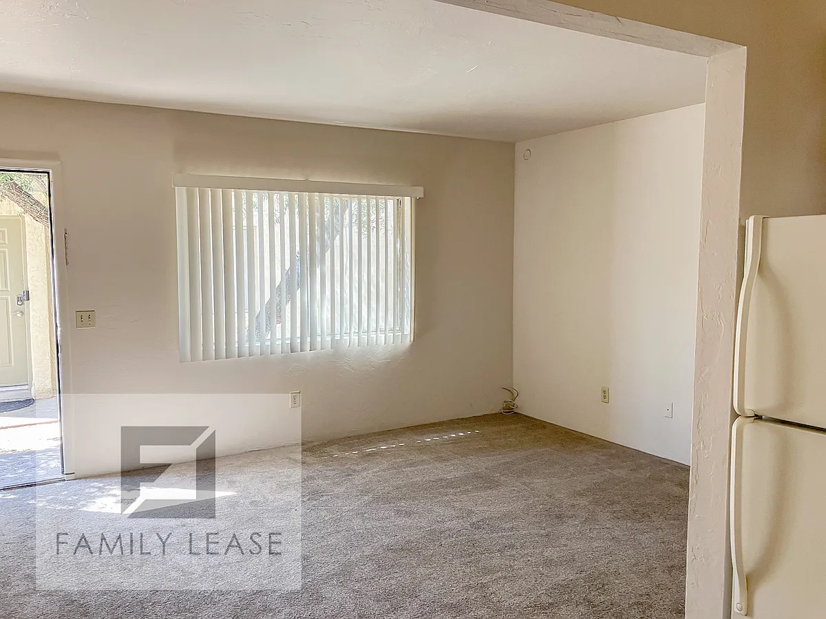 Building Photo - 4055 E Bellevue St