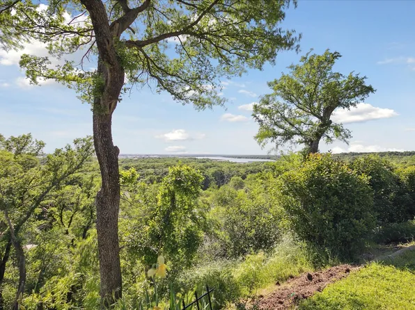 1909 Yale St, River Oaks, TX 76114