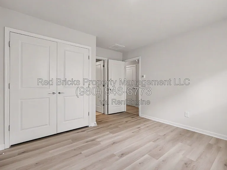1420 Blanche St — Photo 9