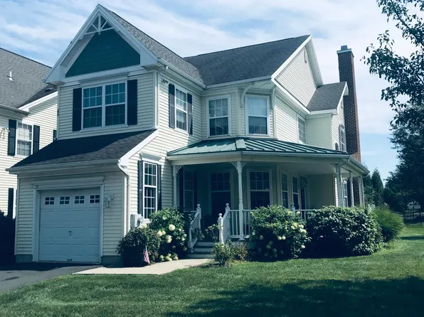 34 Brewster Dr, Ivyland, PA 18974