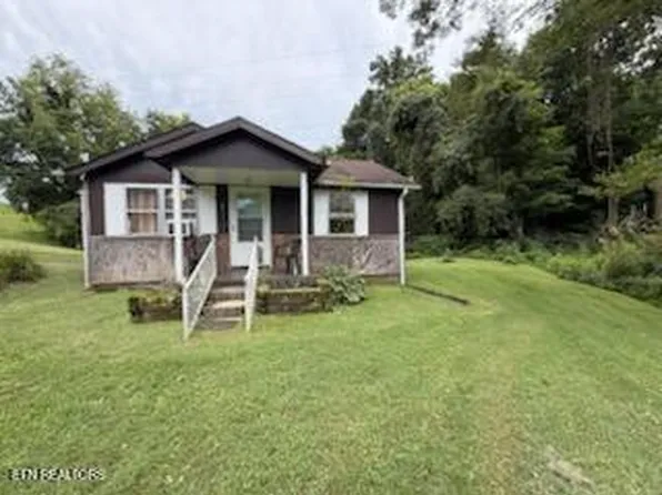 1610 Balls Chapel Rd, Rose Hill, VA 24281