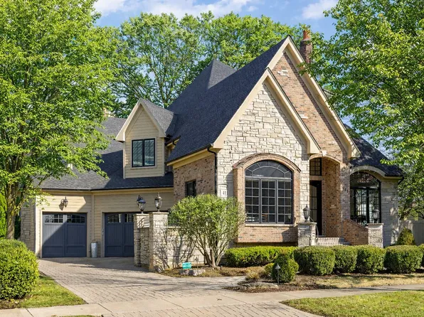 411 W Jefferson Ave, Naperville, IL 60540