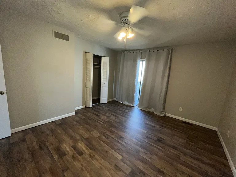 569 Delzan Pl — Photo 8
