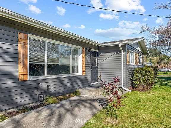 2nd image of 102 Ponderosa Dr