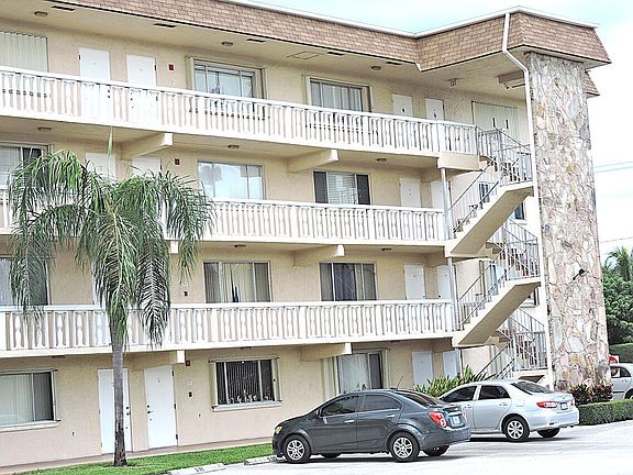 2nd image of 300 Village Green Circle S #220