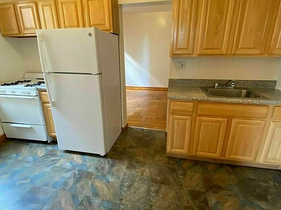 3rd image of 1409 71st St APT C1