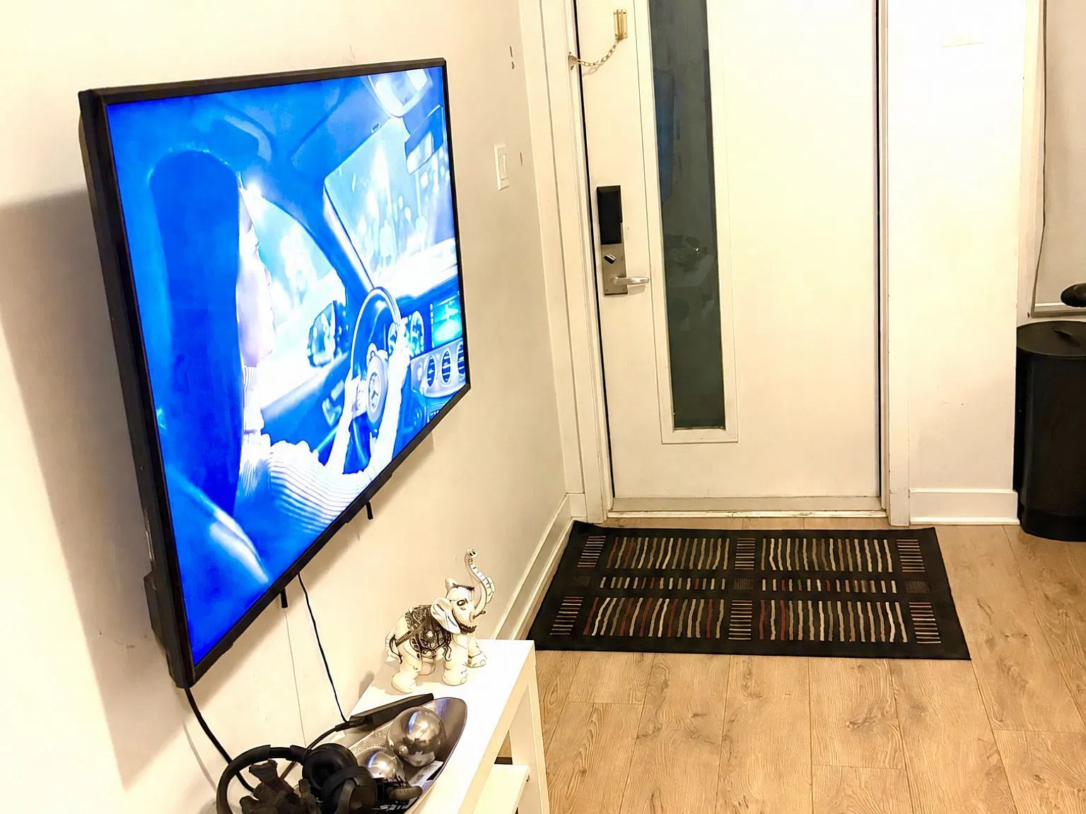 3 bed, $2,850 — Photo 2