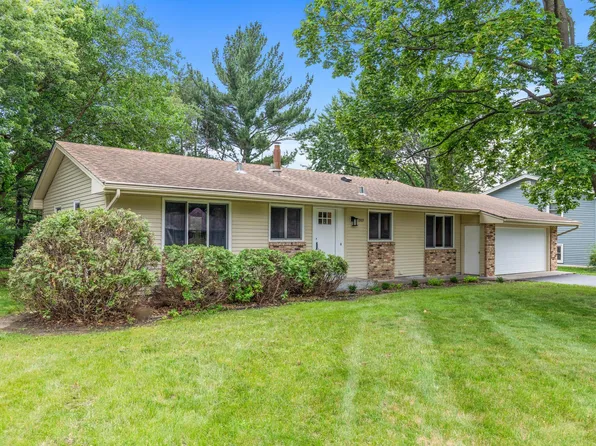 3107 Canterbury Dr, Bloomington, MN 55431