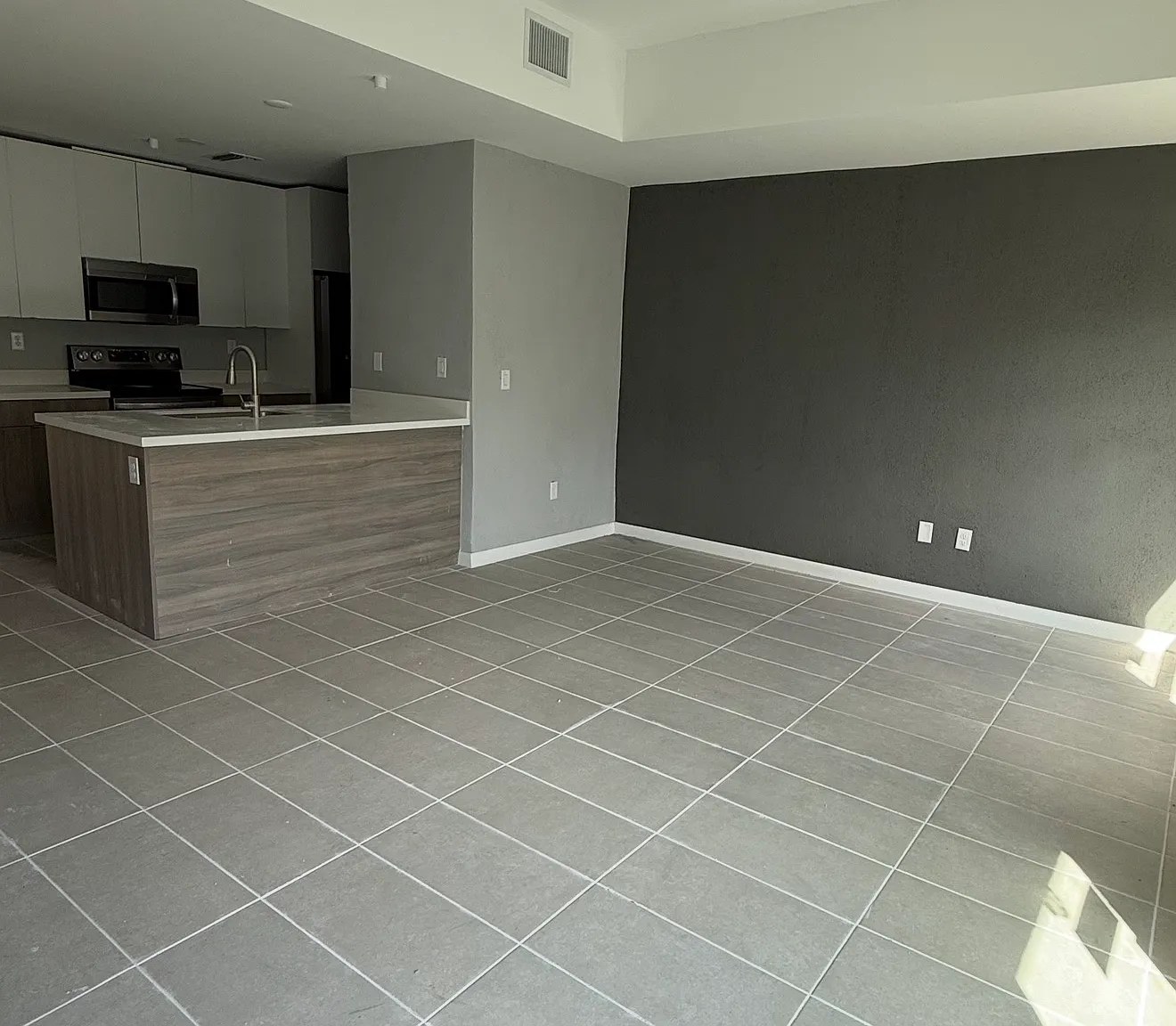 3 bed, 1500 sqft, $3,450 — Photo 4