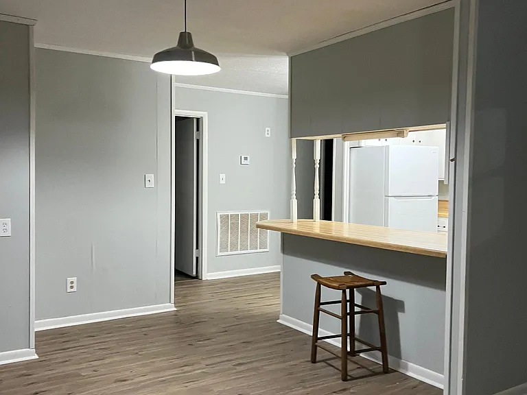eat in kitchen and living room