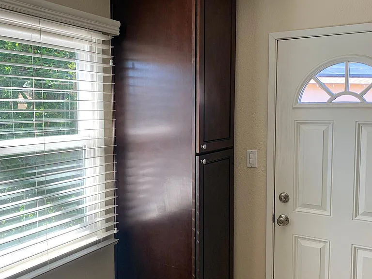 9030 Swinton Ave — Photo 7