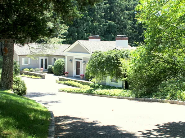 7 Spruce Hill Rd, Armonk, NY 10504