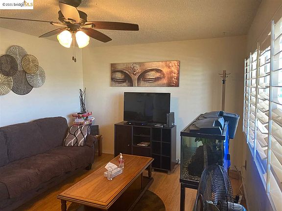 5th image of 250 S 37th St