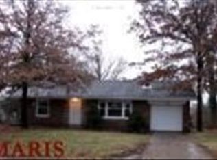 1324 Willingham Dr, Saint Louis, MO 63121