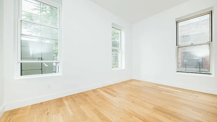 Rented by Nooklyn NYC LLC | media 24