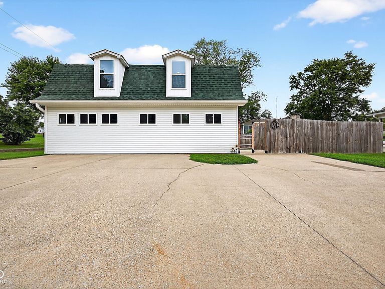 Listing photo 5