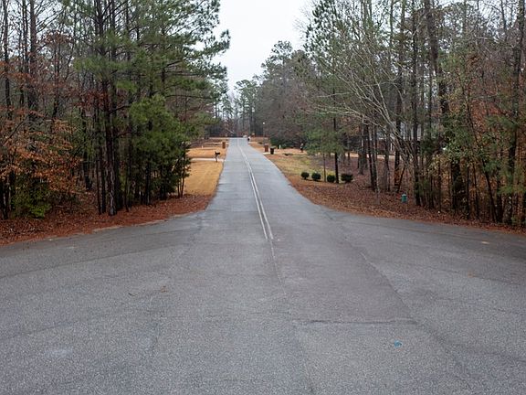 2nd image of 124 Black Oak Ct