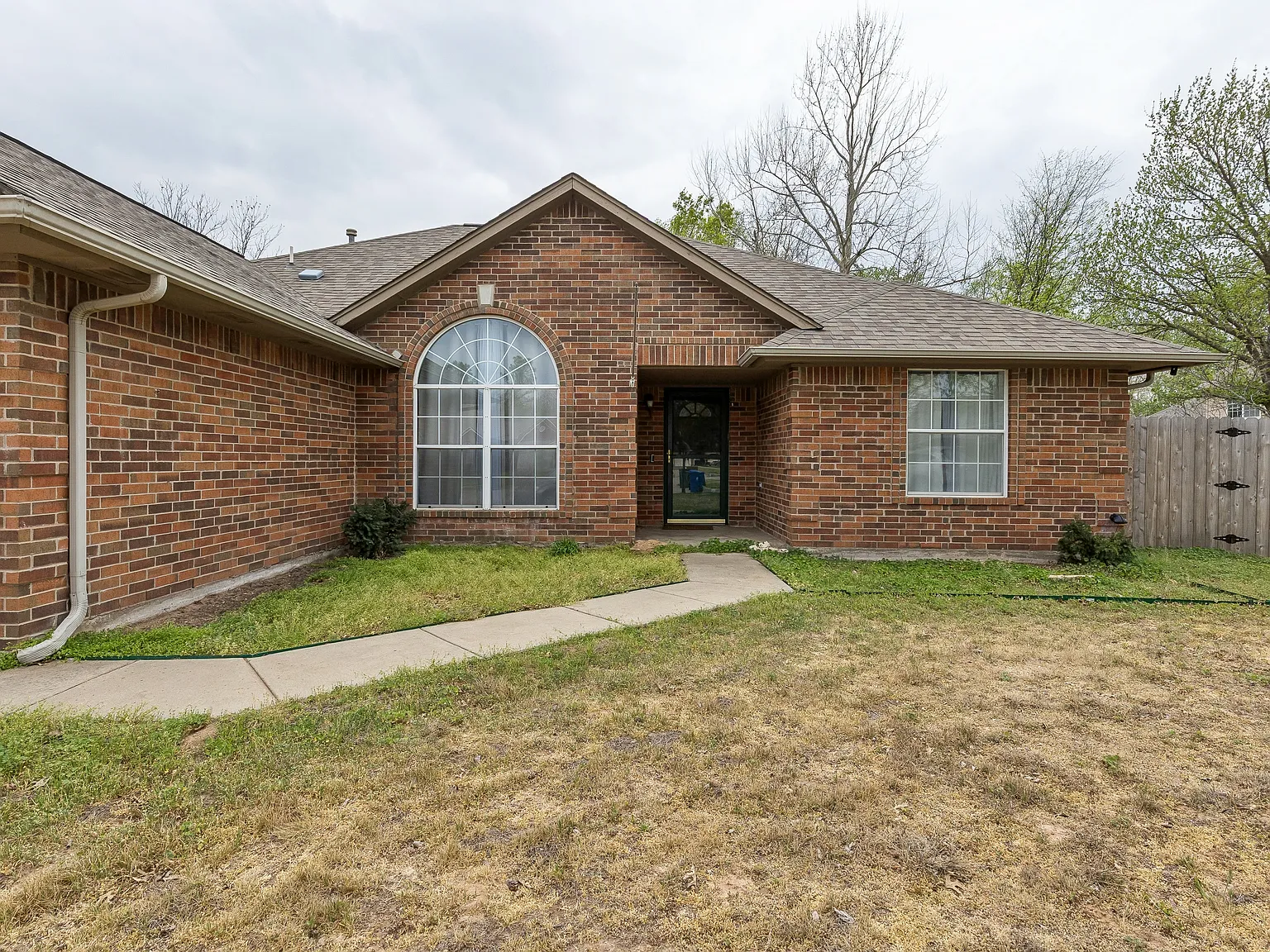 3 bed, 1759 sqft, $2,950 — Photo 2