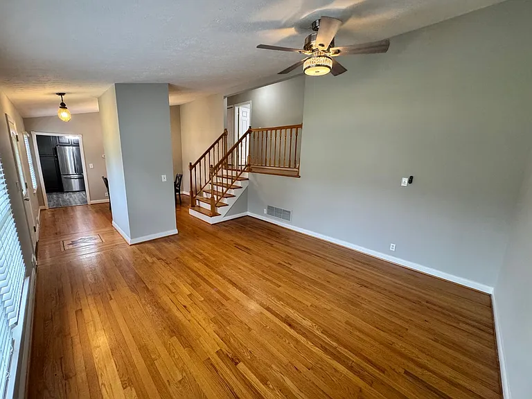 8016 Broadfern Dr — Photo 4