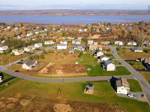 Fuller St, Hants Border, NS B0P 1P0