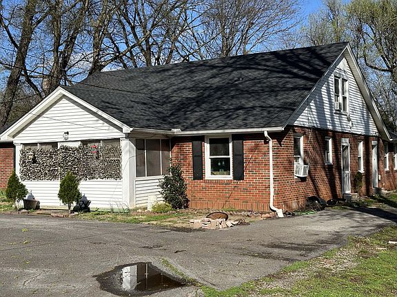 3rd image of 107 1st Ave