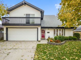 5819 E Beverly Cir, Hanover Park, IL 60133