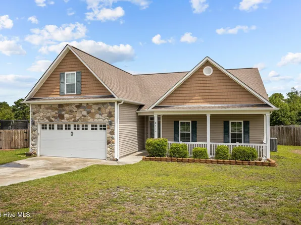 514 Aberdineshire Ct, Hubert, NC 28539