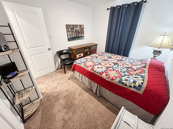 4th image of 1072 Shutter Way