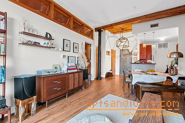 Rented by aptsandlofts.com | media 52