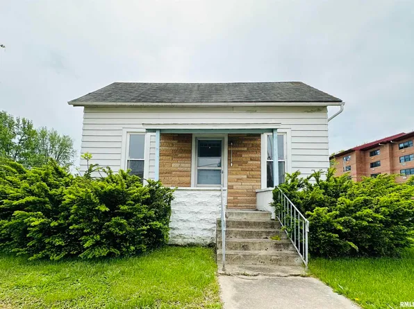 102 S Division St, Du Quoin, IL 62832