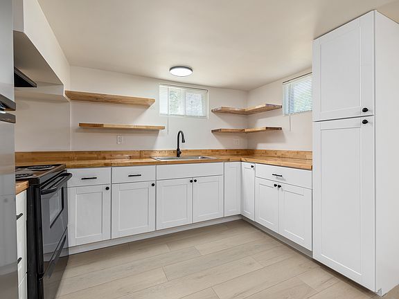 2nd image of 1020 15th Ave S #1