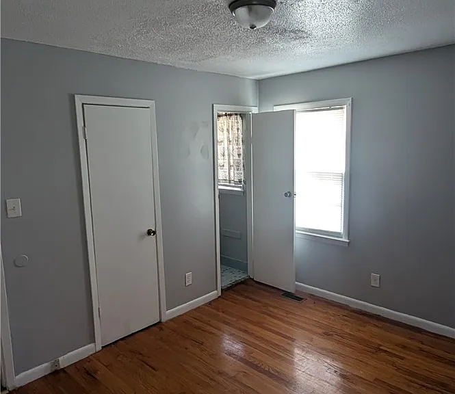 224 Irene St — Photo 9