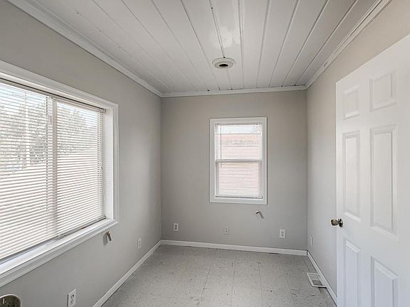 4th image of 4004 31st Ave S