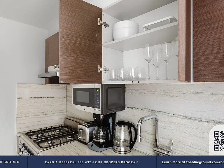 141 E 33rd St #12F — Photo 9