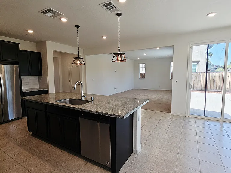 5444 Gallier Loop — Photo 7