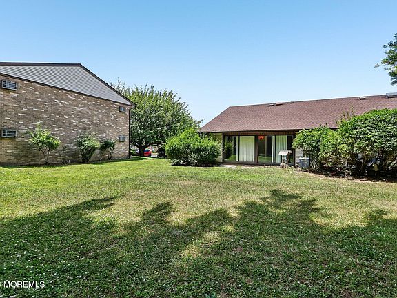 3rd image of 85 Amberly Drive #D