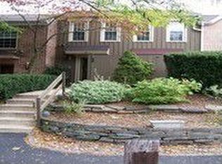 26 Medinah Dr, Reading, PA 19607