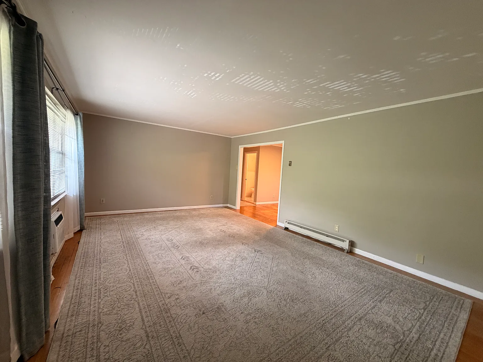 2 bed, 1.5 bath, 1100 sqft, $1,600 — Photo 2