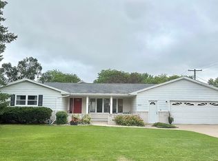 3421 Crestview Dr, Appleton, WI 54915