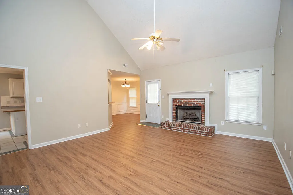 4 bed, 2.0 bath, 1773 sqft, $2,250 — Photo 4