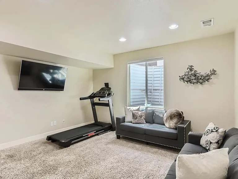 1518 Glacier Ave — Photo 26