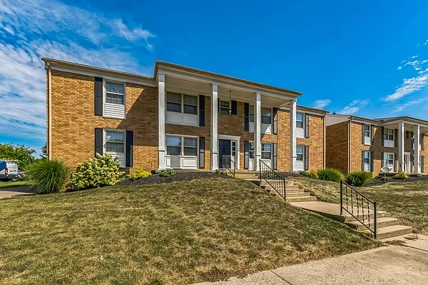 Ellacott Parkway Apartments — Photo 57